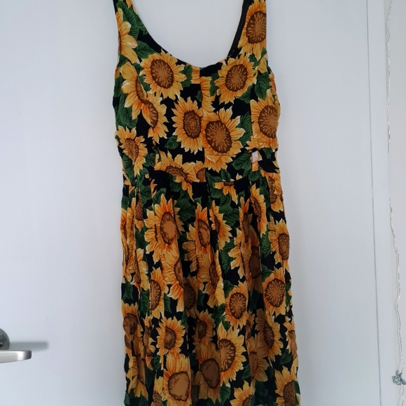 Zara Dress - Picture 2 of 4